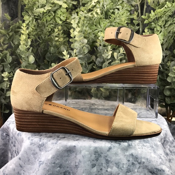 Lucky 🍀 Brand Renzee Tan Suede 1.5” Wedge Sandals Women’s 6.5M ☀️NWOT☀️ - Picture 7 of 11